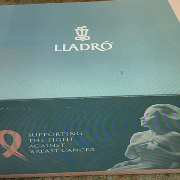 Lladro - 71078906 Figurine ADMIRATIO Breast Cancer Awareness Special Edition 🎀 - Picture 16 of 16